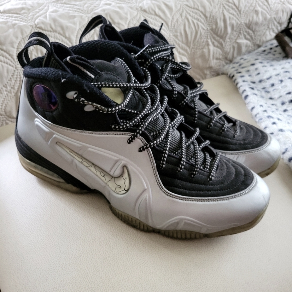 Nike 1/2 Cent Black & Silver